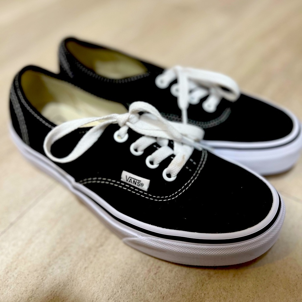 Vans Authentic Shoe Size 7W
